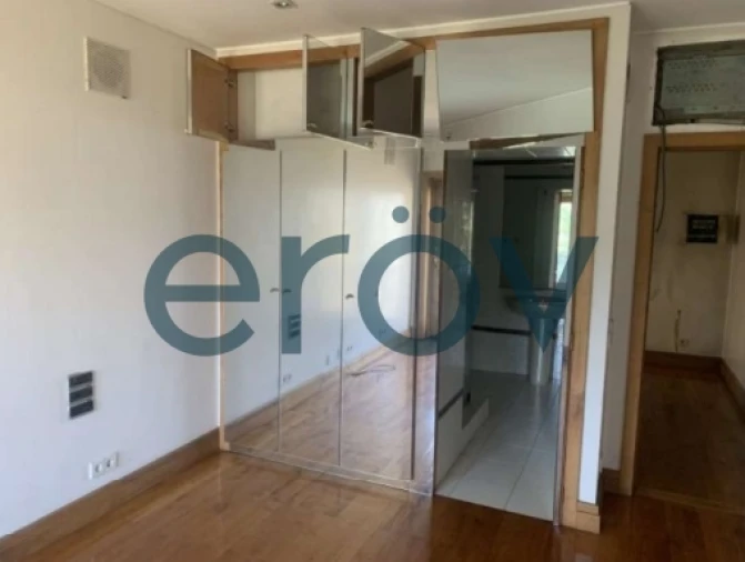 Moradia T4 para Venda em Azurem Foto 10