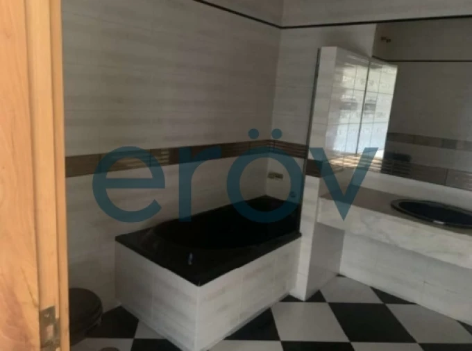 Moradia T4 para Venda em Azurem Foto 14