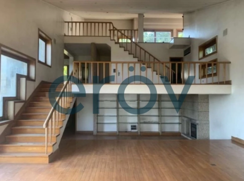 Moradia T4 para Venda em Azurem Foto 3