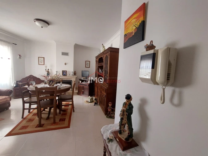 Apartamento T1 para Venda em Sé e São Lourenço Foto 2