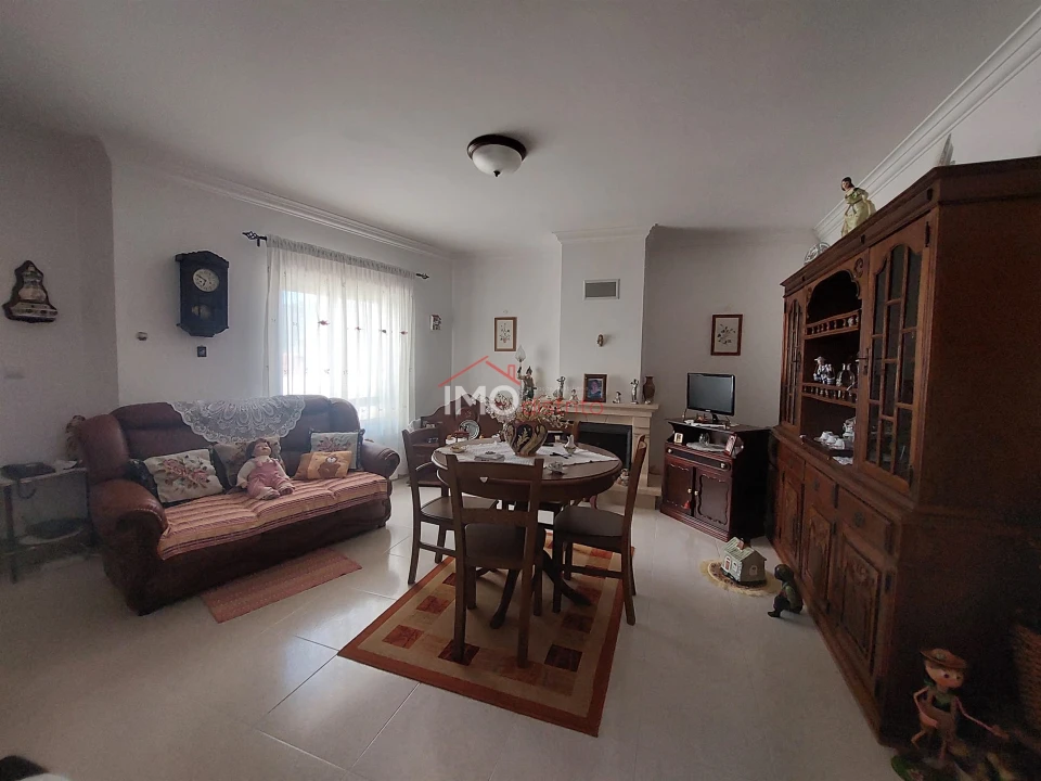 Apartamento T1 para Venda em Sé e São Lourenço Foto 1