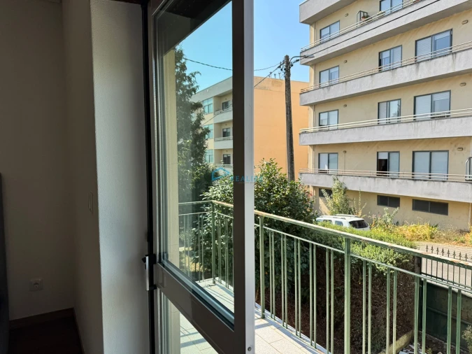 Quarto para Arrendamento em Lordelo Foto 7