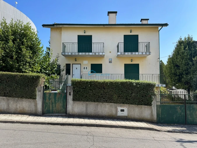 Quarto para Arrendamento em Lordelo Foto 1