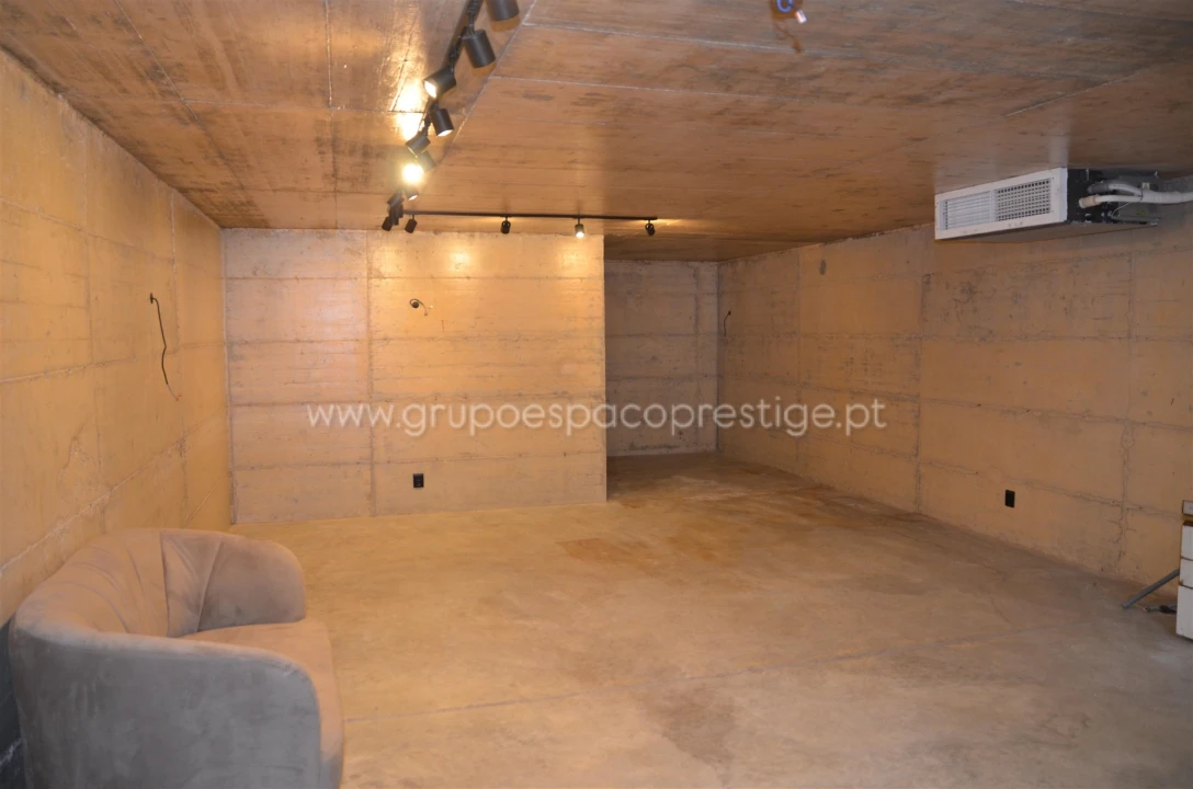 Moradia T5 para Venda em Montenegro Foto 73