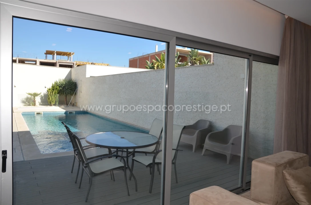 Moradia T5 para Venda em Montenegro Foto 30