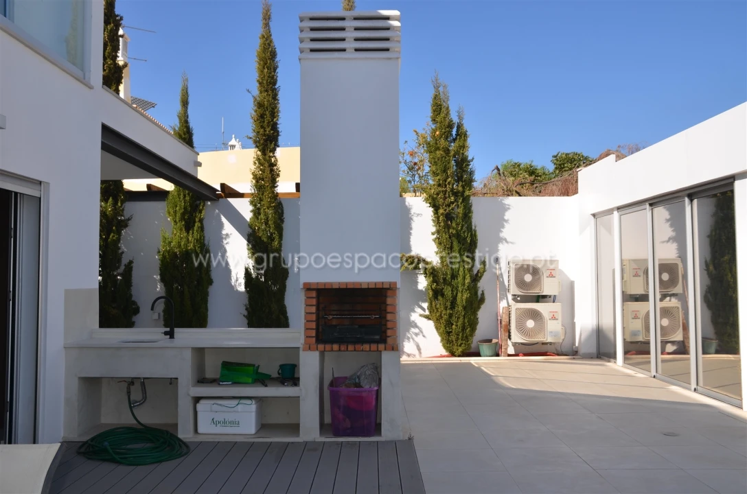 Moradia T5 para Venda em Montenegro Foto 13