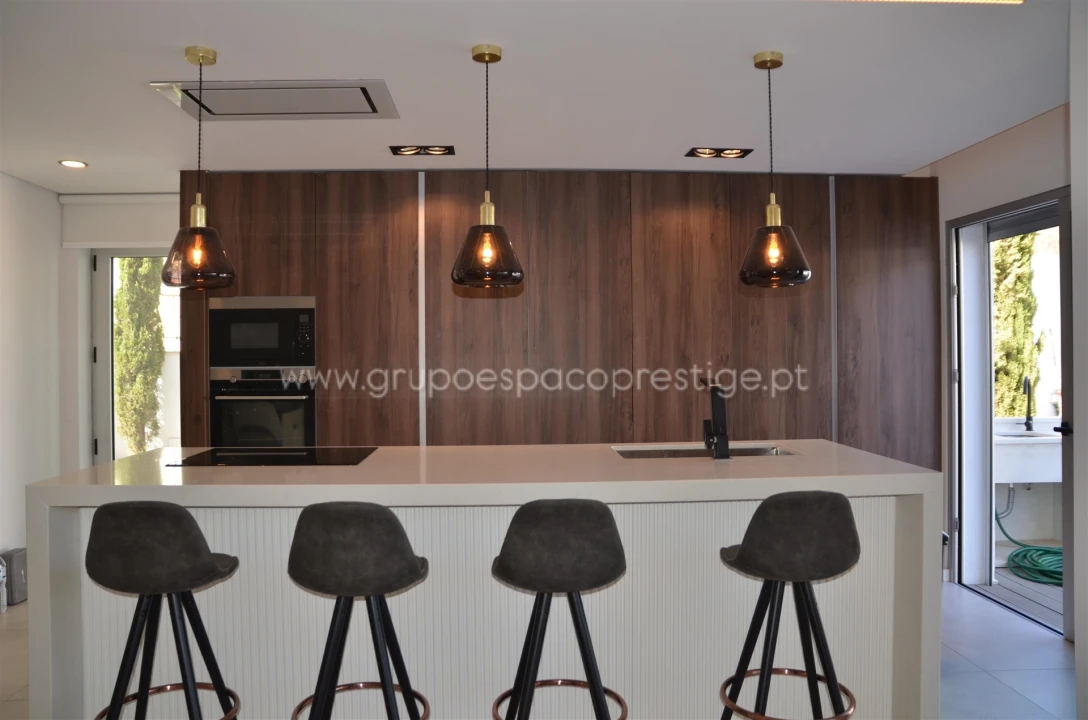 Moradia T5 para Venda em Montenegro Foto 34