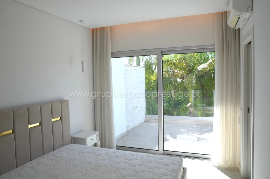 Moradia T5 para Venda em Montenegro Foto 50