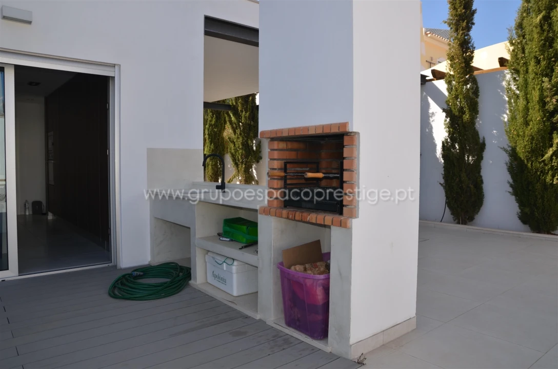 Moradia T5 para Venda em Montenegro Foto 14