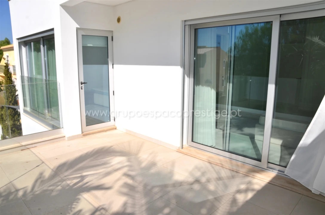 Moradia T5 para Venda em Montenegro Foto 53