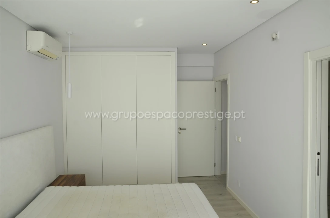 Moradia T5 para Venda em Montenegro Foto 57