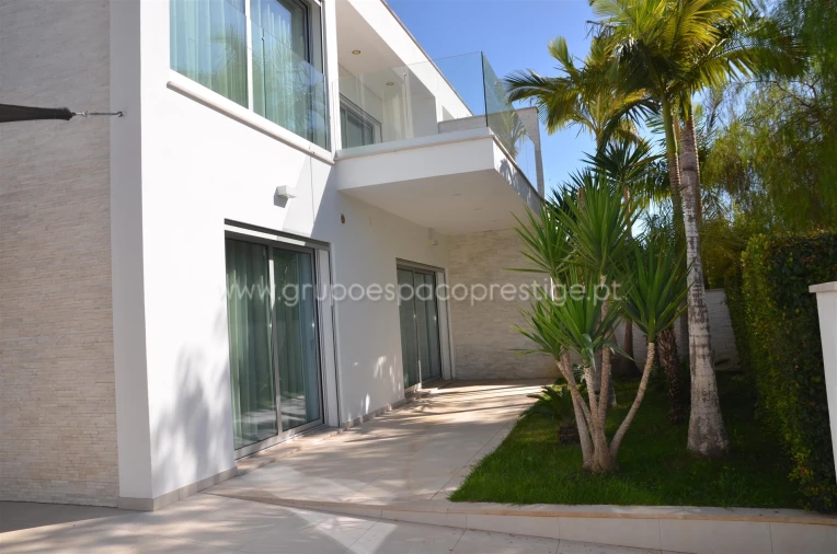 Moradia T5 para Venda em Montenegro Foto 5