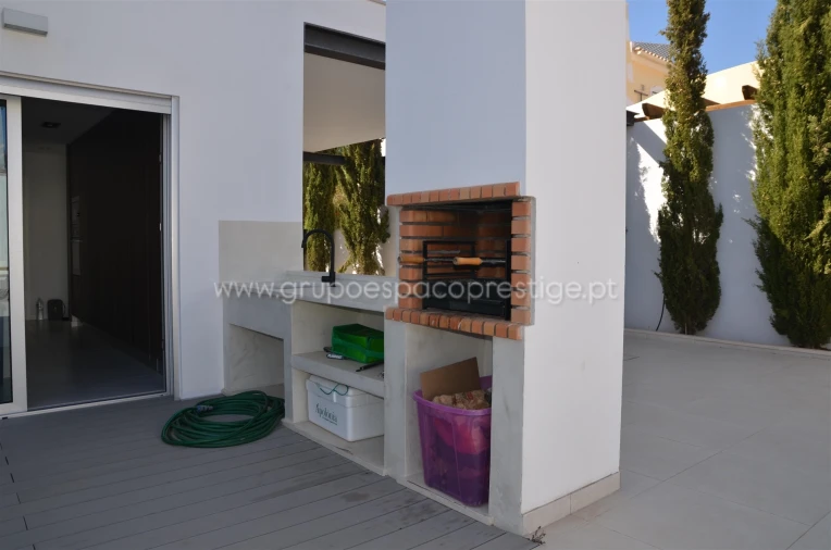 Moradia T5 para Venda em Montenegro Foto 14