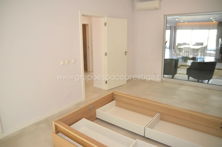 Moradia T5 para Venda em Montenegro Foto 40