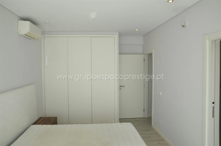 Moradia T5 para Venda em Montenegro Foto 57