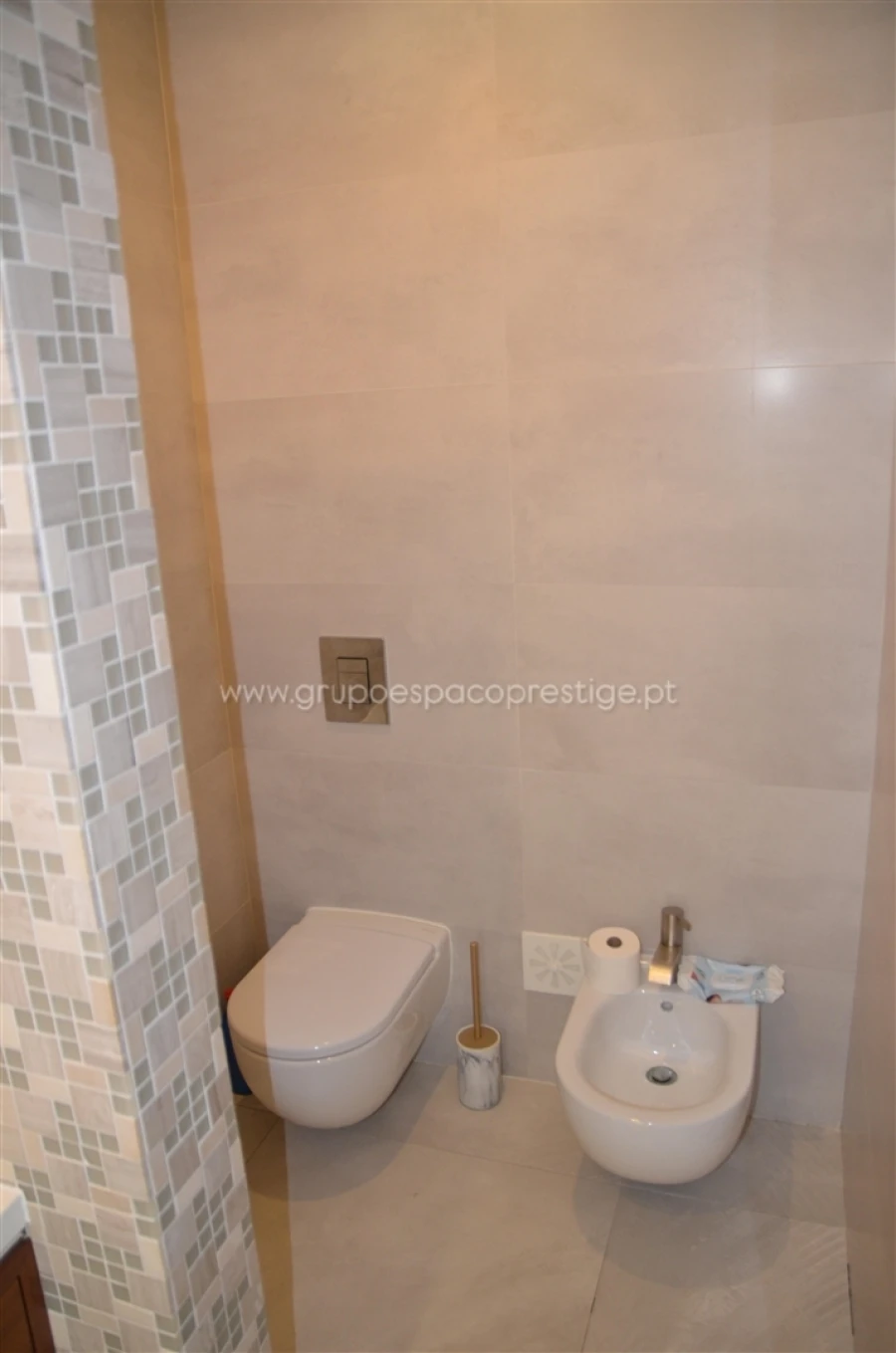 Moradia T5 para Venda em Montenegro Foto 37