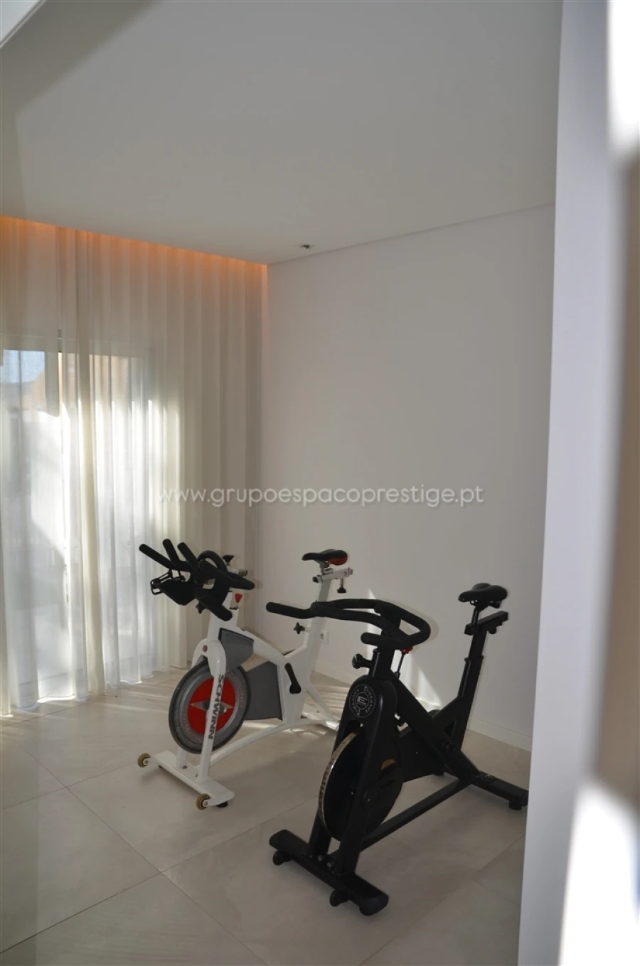 Moradia T5 para Venda em Montenegro Foto 38