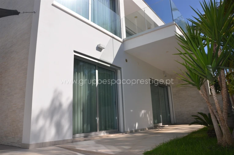 Moradia T5 para Venda em Montenegro Foto 6