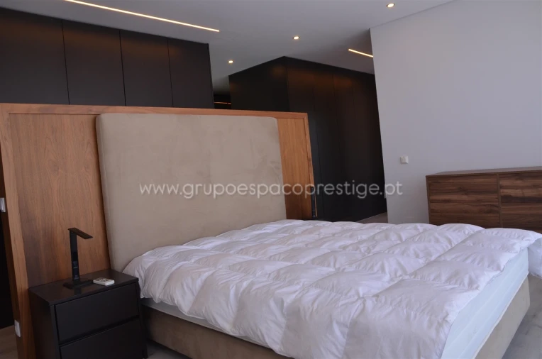 Moradia T5 para Venda em Montenegro Foto 64