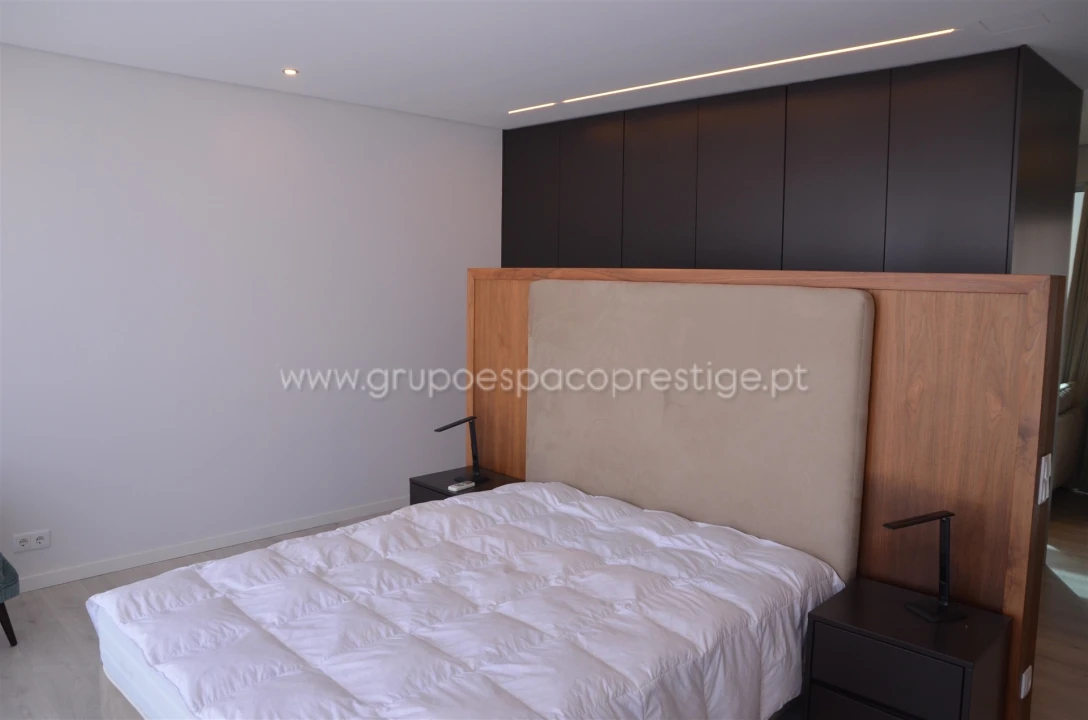 Moradia T5 para Venda em Montenegro Foto 63