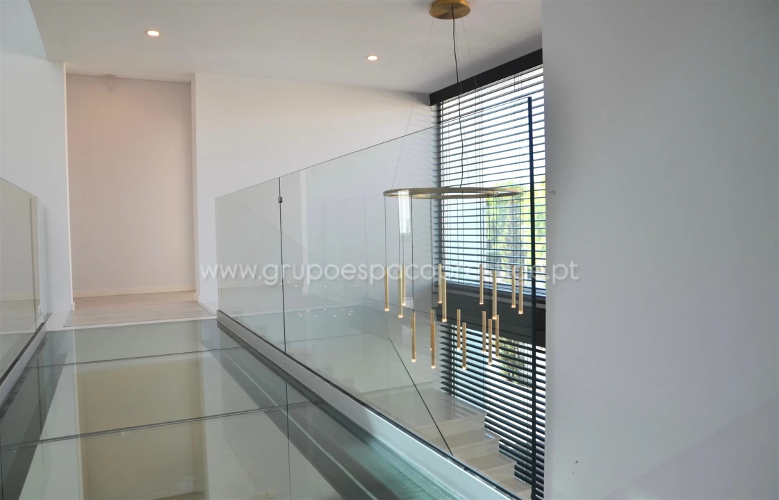 Moradia T5 para Venda em Montenegro Foto 46