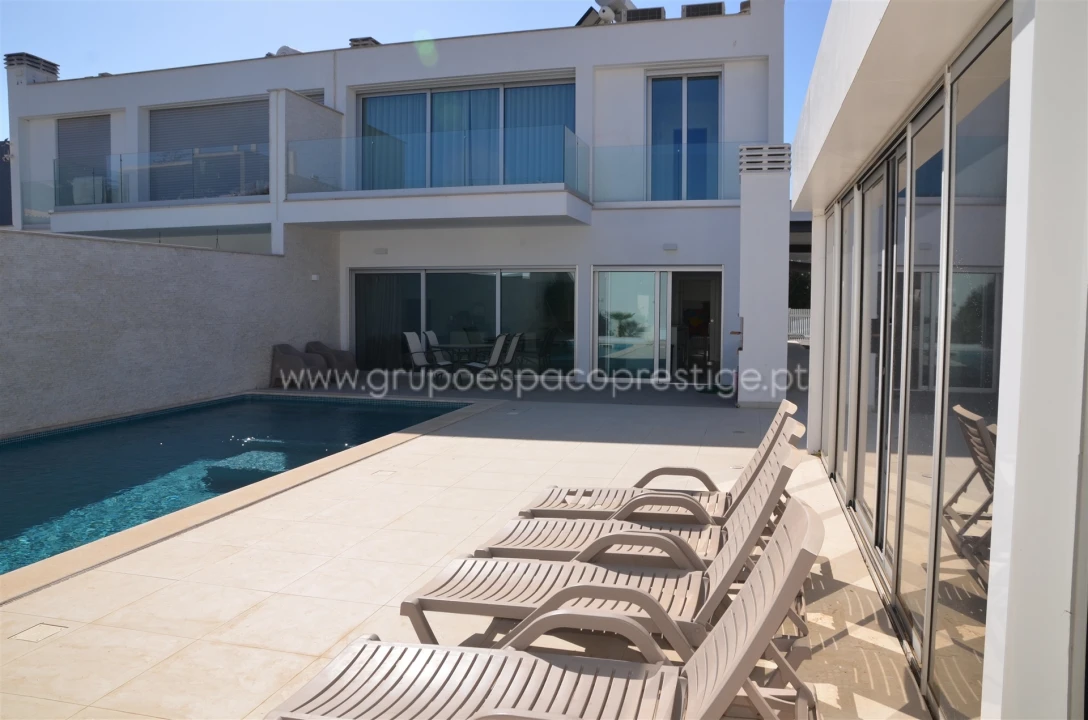 Moradia T5 para Venda em Montenegro Foto 19