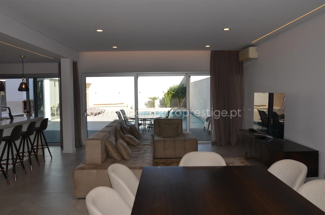 Moradia T5 para Venda em Montenegro Foto 25