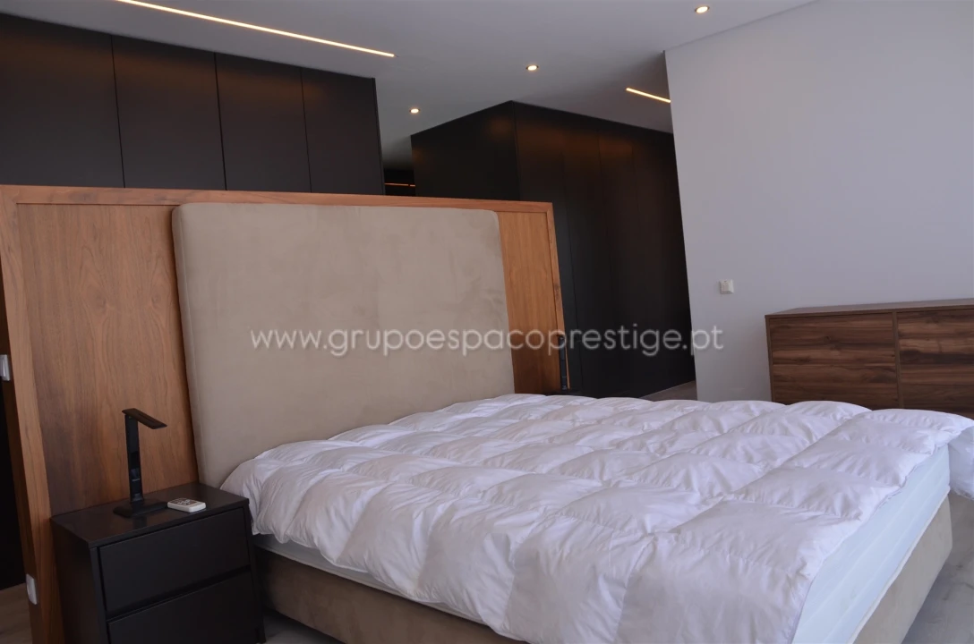 Moradia T5 para Venda em Montenegro Foto 64