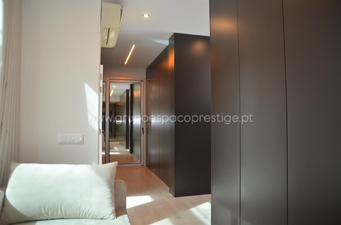 Moradia T5 para Venda em Montenegro Foto 60