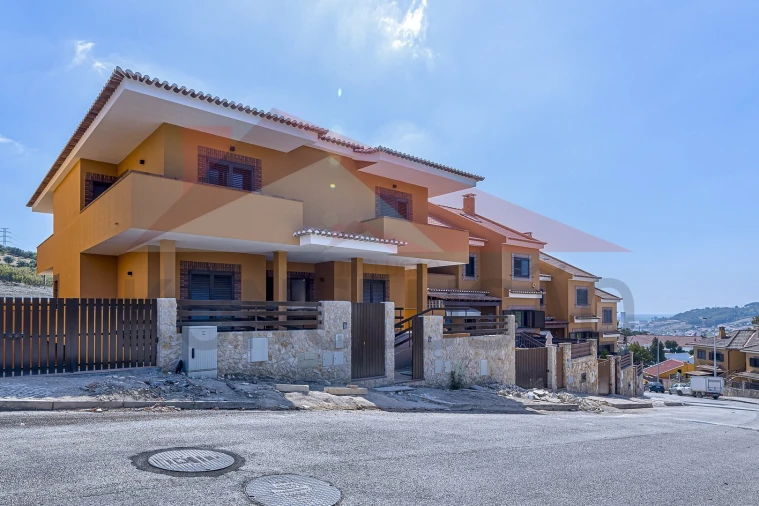 Moradia T3 para Venda em Alhandra, São João dos Montes e Calhandriz