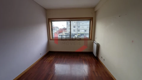 Apartamento T4 para Venda em Custóias, Leça do Balio e Guifões