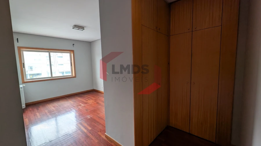 Apartamento T4 para Venda em Custóias, Leça do Balio e Guifões Foto 18