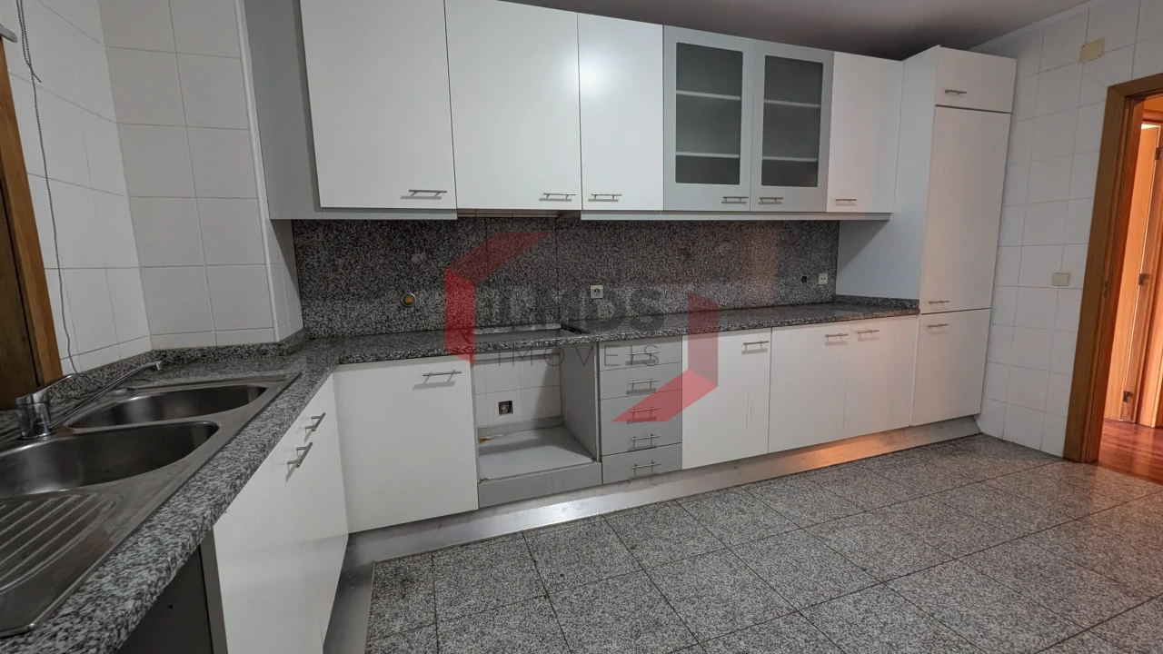 Apartamento T4 para Venda em Custóias, Leça do Balio e Guifões Foto 9