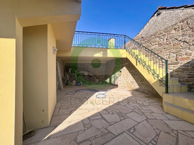 Moradia T4 para Venda em São Pedro Velho Foto 6