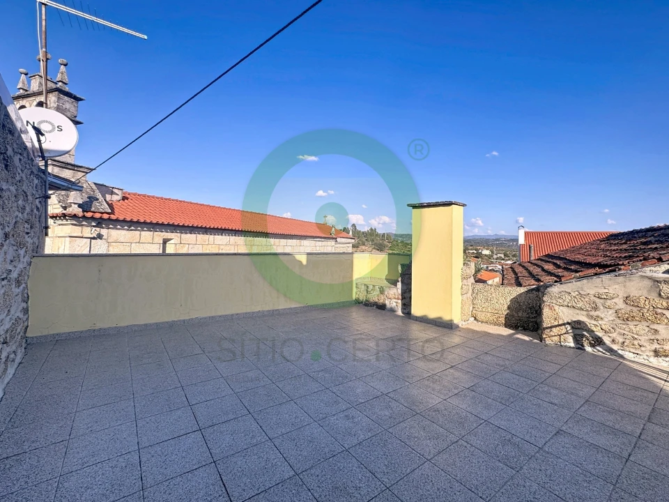 Moradia T4 para Venda em São Pedro Velho Foto 9