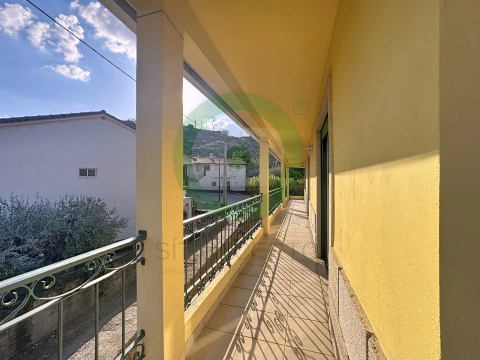 Moradia T4 para Venda em São Pedro Velho Foto 8