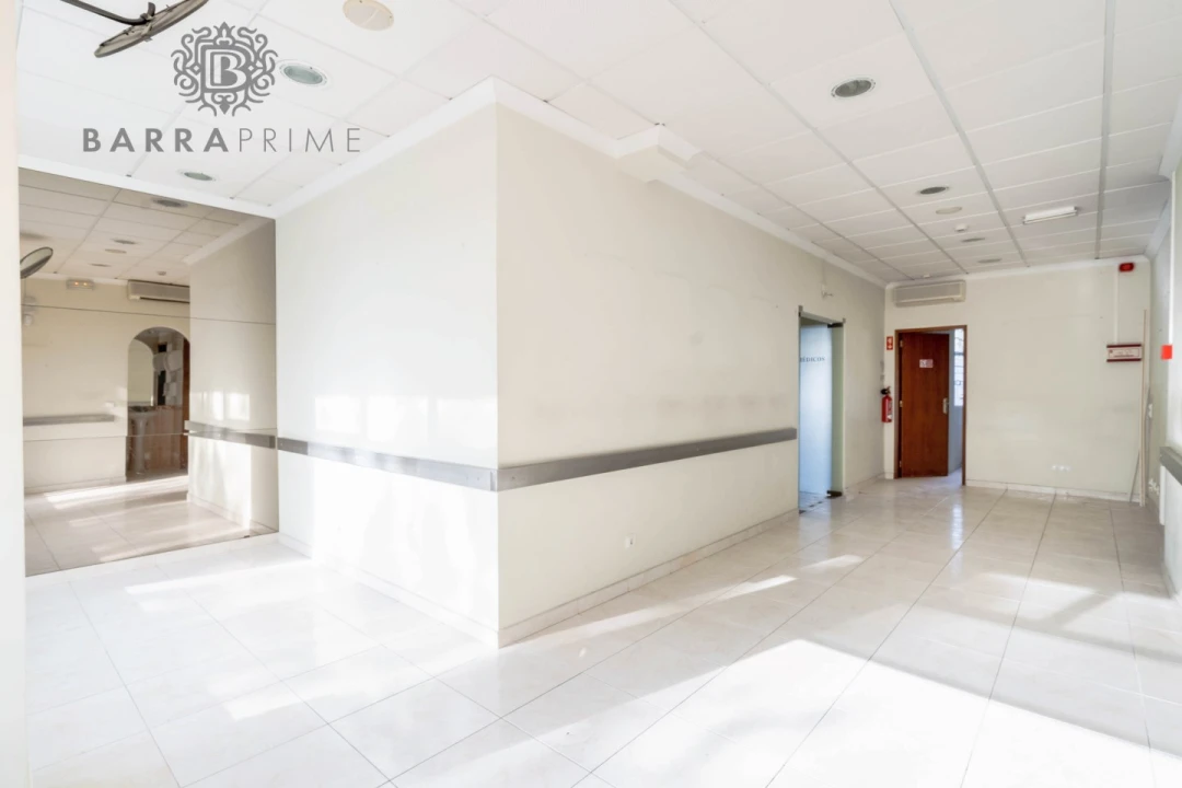 Loja para Venda em Faro (Sé e São Pedro) Foto 2