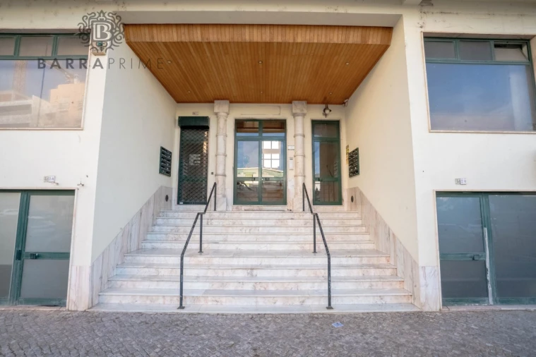 Loja para Venda em Faro (Sé e São Pedro) Foto 17