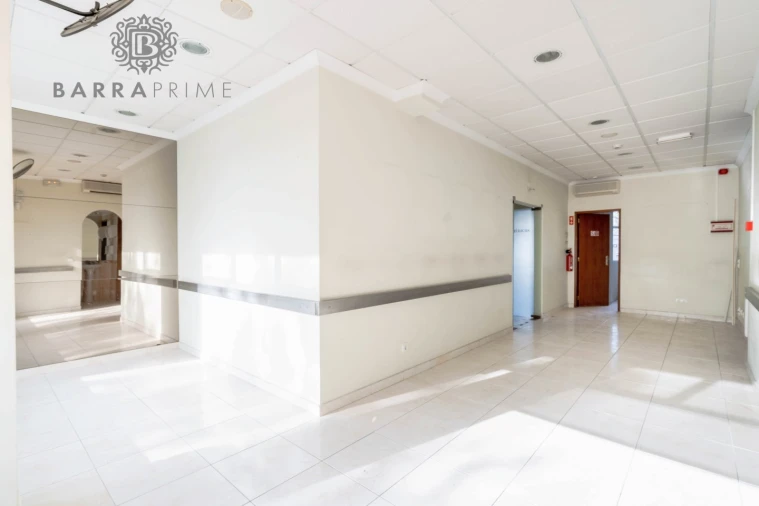 Loja para Venda em Faro (Sé e São Pedro) Foto 2