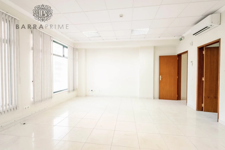 Loja para Venda em Faro (Sé e São Pedro) Foto 11