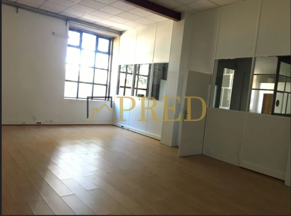 Armazém para Arrendamento em Paranhos Foto 3