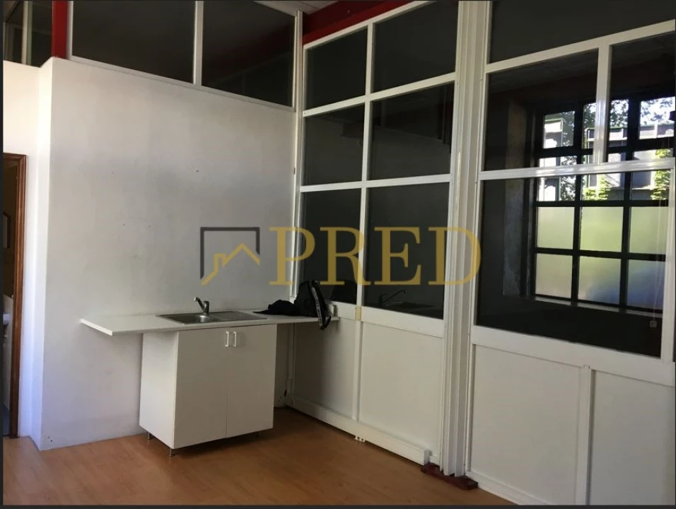 Armazém para Arrendamento em Paranhos Foto 5