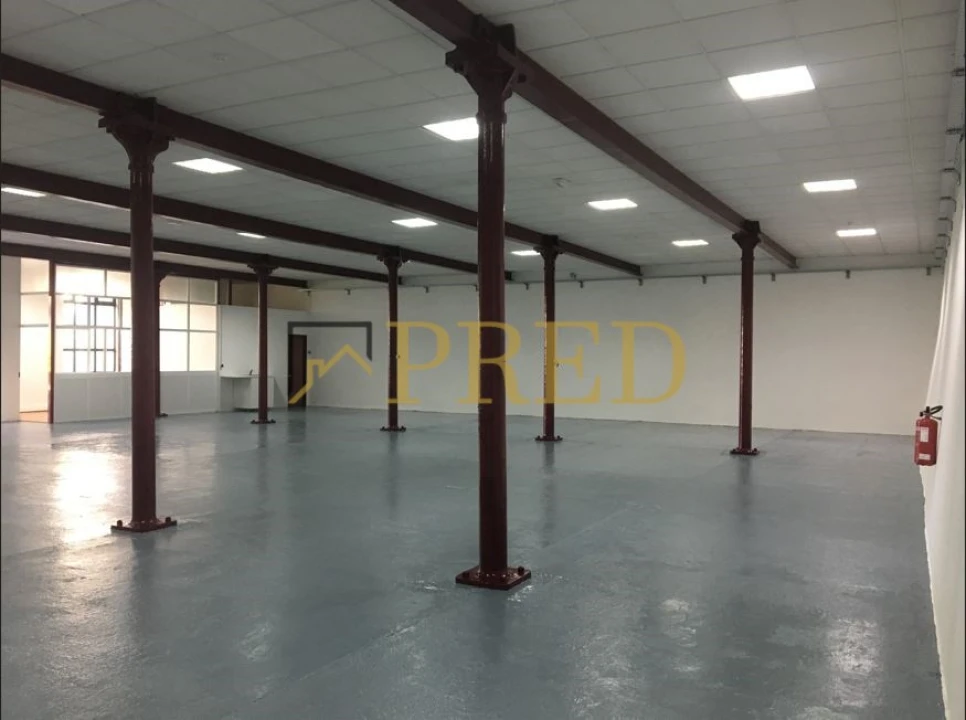 Armazém para Arrendamento em Paranhos Foto 7