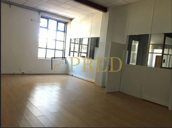 Armazém para Arrendamento em Paranhos Foto 3