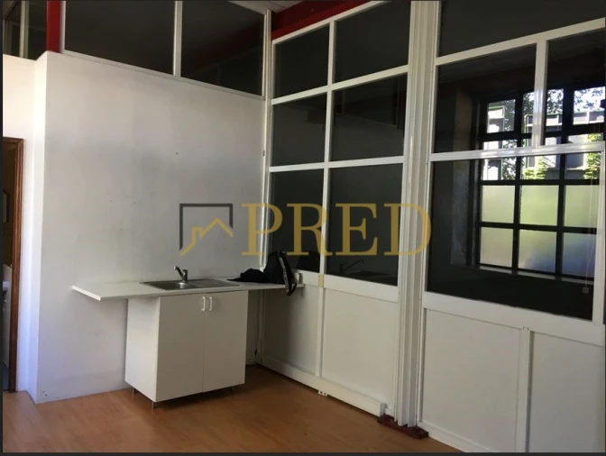 Armazém para Arrendamento em Paranhos Foto 5