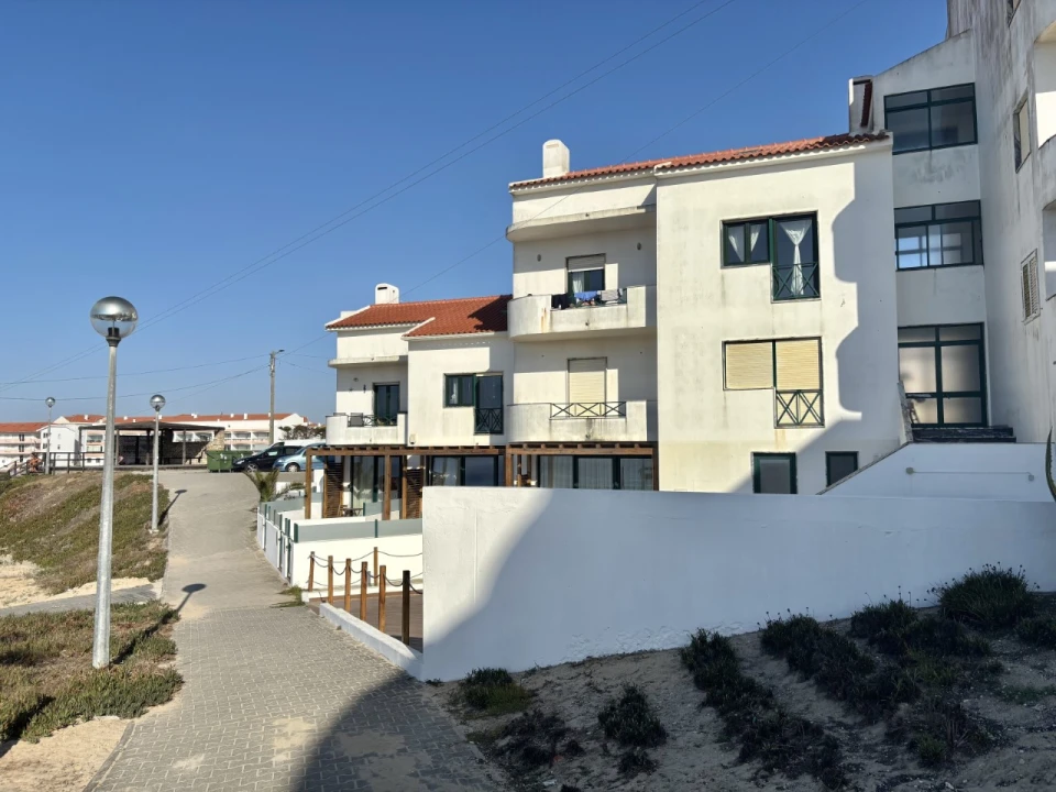 Apartamento T2 para Venda em Atouguia da Baleia Foto 4