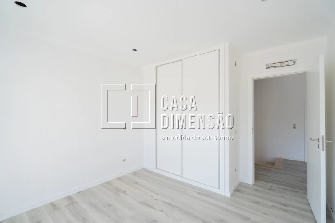 Moradia T3 para Venda em São Domingos de Rana Foto 13
