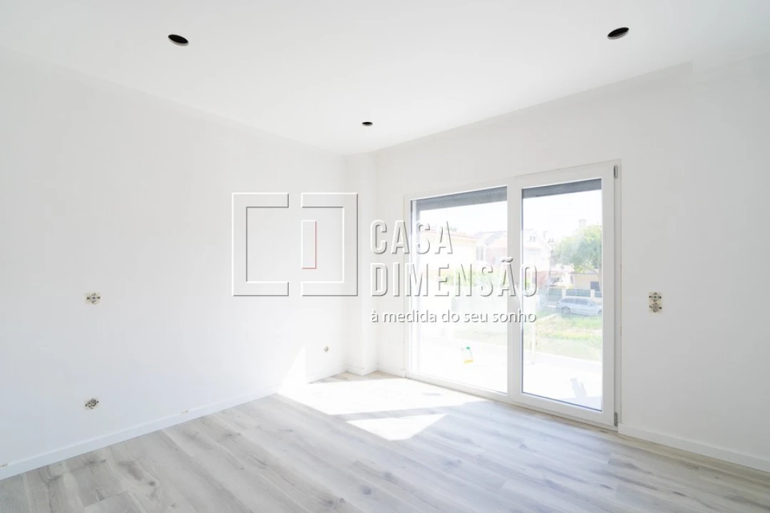 Moradia T3 para Venda em São Domingos de Rana Foto 17