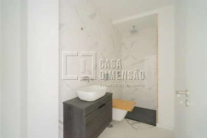 Moradia T3 para Venda em São Domingos de Rana