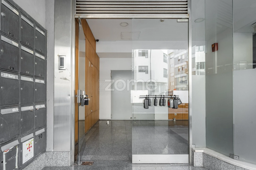 Apartamento T2 para Venda em Cedofeita, Santo Ildefonso, Sé, Miragaia, São Nicolau e Vitória Foto 27